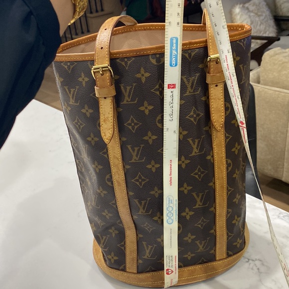 Authentic Louis Vuitton Bucket GM Monogram - Picture 9 of 13